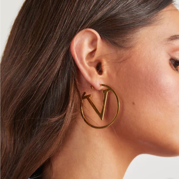 ✨3for$38  New Vici V Cutout Hoop Earrings, Initial V Hoops - Picture 1 of 14